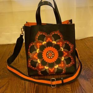 Genuine Italian leather purse with removable strap